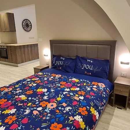 Highly Finished Studio Home In La Valletta Esterno foto