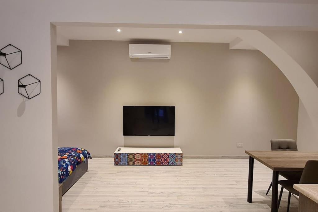 Highly Finished Studio Home In La Valletta Esterno foto